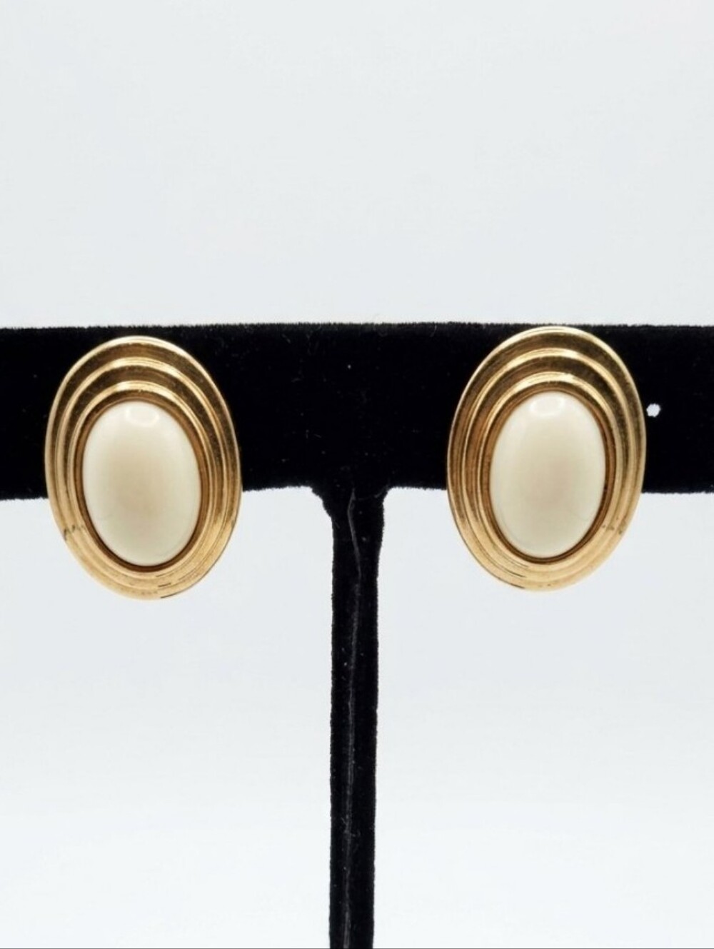 Vtg Avon Gold-Tone Oval White Cabochon Clip-On Earrings